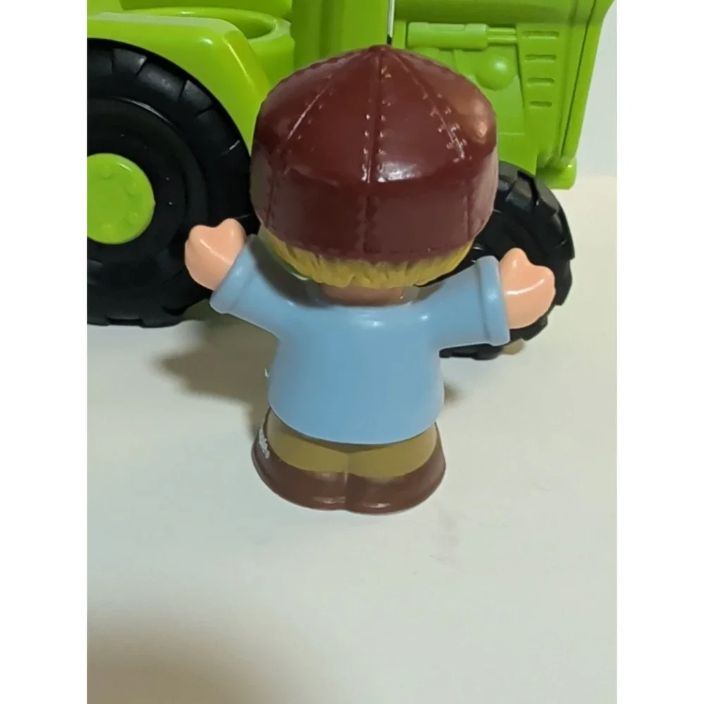Fisher-Price Little People‎ Helpful Harvester Green Tractor With Farmer figure